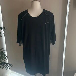 Nike Men's Black Short Sleeve Tee